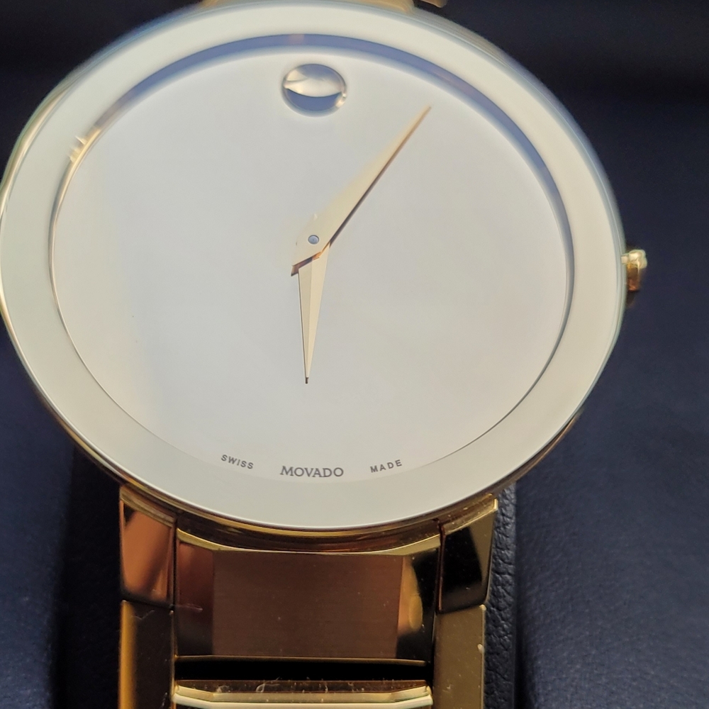 Movado Watch Gold Mirror Dial. $2195 RETAIL - Picture 9 of 16